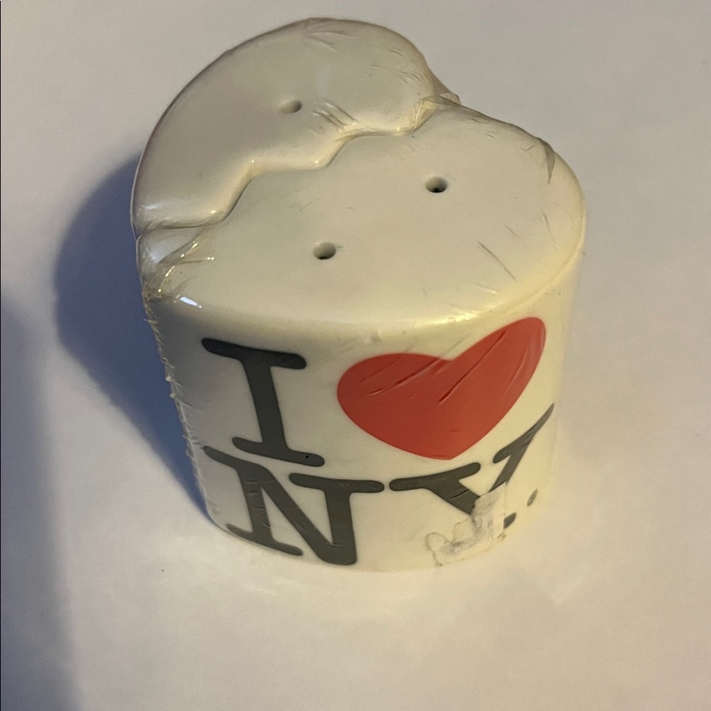 New York heart salt and pepper shakers